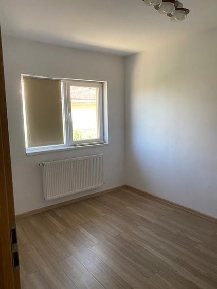 Duplex cu 4 camere cu Canalizare în Dumbrăvița