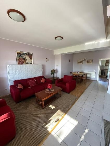 Apartament cu 2 camere semidecomandat, mobilat în Răhău