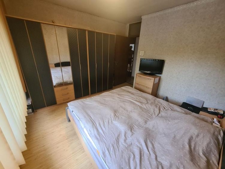 Apartament cu 3 camere decomandat în Cantacuzino