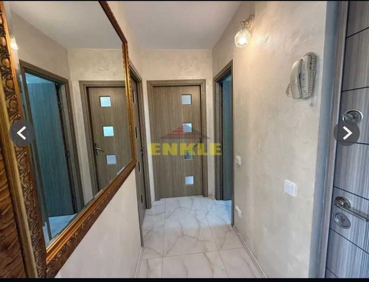 Apartament cu 3 camere semidecomandat în Central