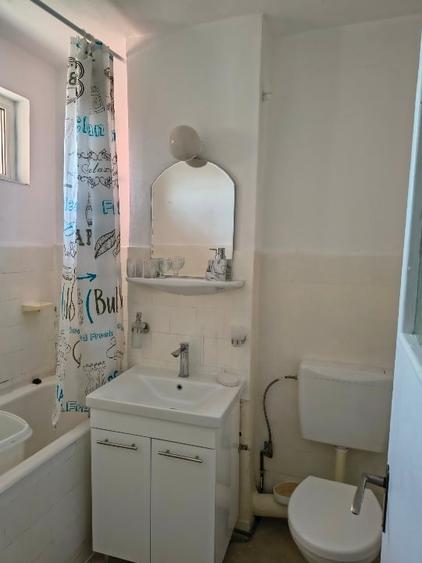 Apartament cu 2 camere semidecomandat, mobilat în Nicolina