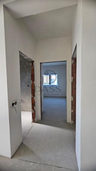 Apartament 3 camere 2 bai camara pe balcon si loc parcare Selimbar - 4