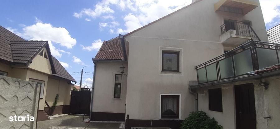 Casă cu 3 camere în Central