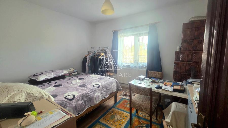 Casă individuală cu 7 camere cu Canalizare în Vest
