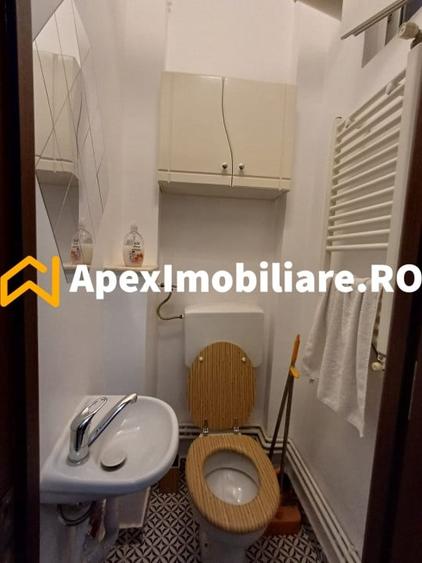 Apartament cu 3 camere semidecomandat, mobilat în Eminescu