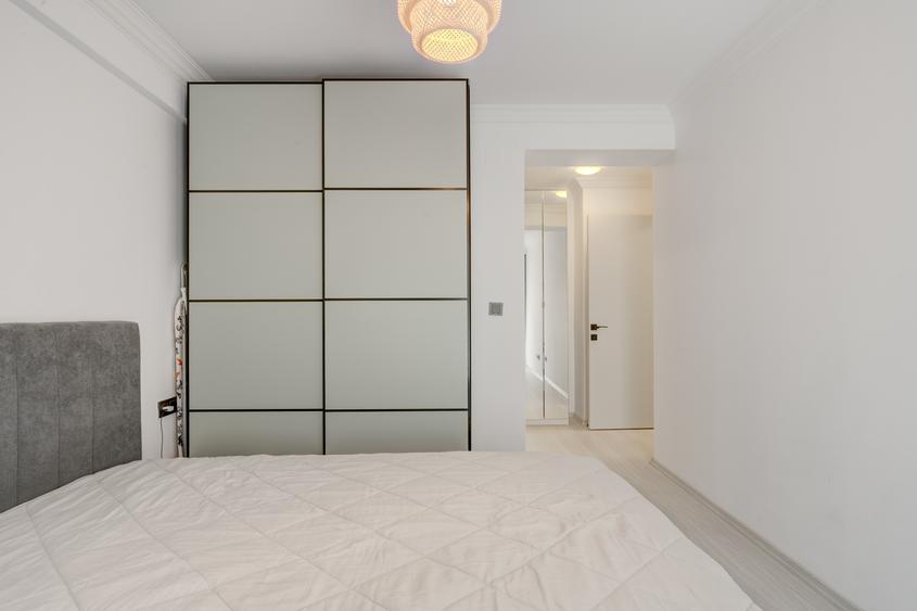 Apartament cu 3 camere decomandat în Titan