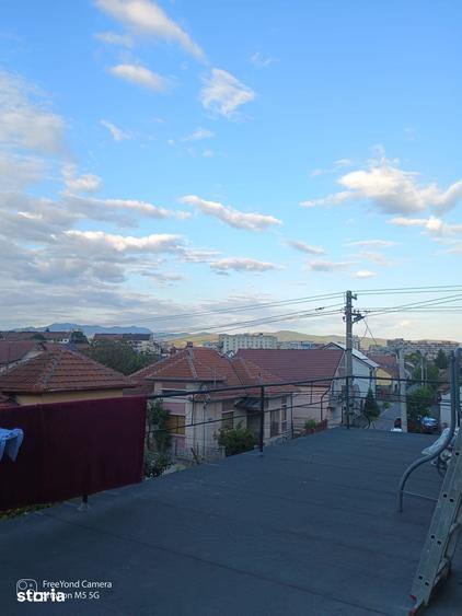 Casă cu 3 camere cu Teren 497 Mp în Central