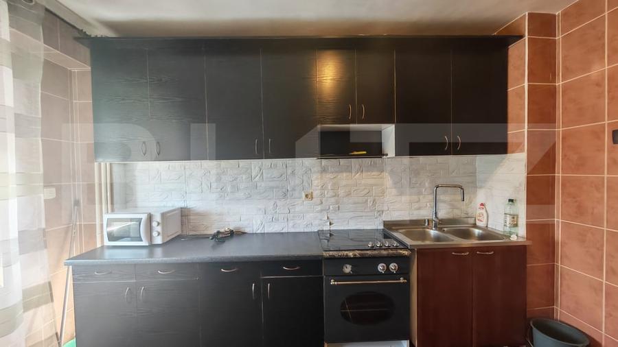 Apartament cu 3 camere decomandat, mobilat în Centru Civic