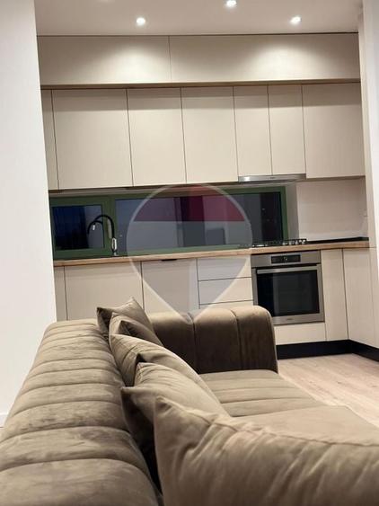 Apartament cu 2 camere semidecomandat, mobilat în Sisești