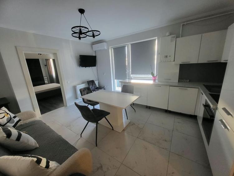 Apartament cu 2 camere semidecomandat în Florești