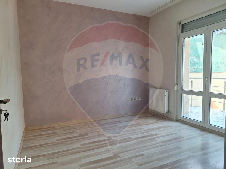 Casa / Vila cu 11 camere de vanzare Bulevardul Gheorghe Chi?u, Craiov - 9