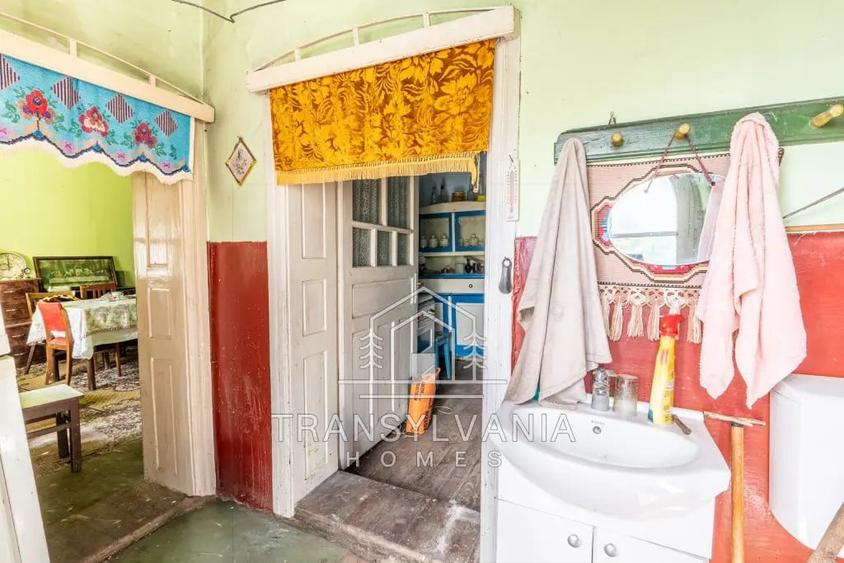 Casă cu 4 camere în Sâmboleni