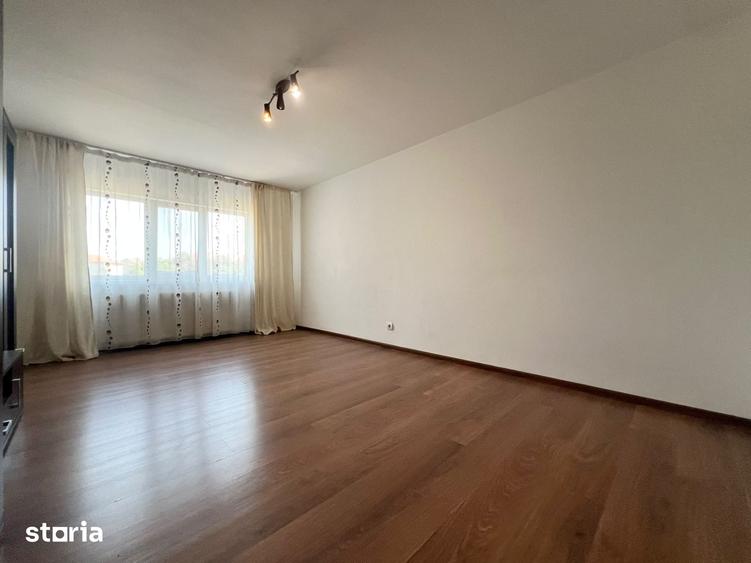 Apartament cu 3 camere decomandat în Lunei