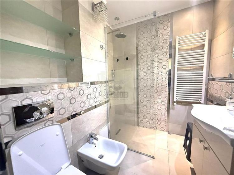 Apartament cu 3 camere decomandat, mobilat în Calea Dumbrăvii