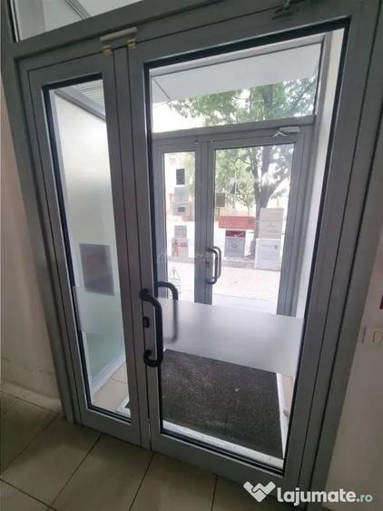 Spațiu comercial, de 120 mp, în Central