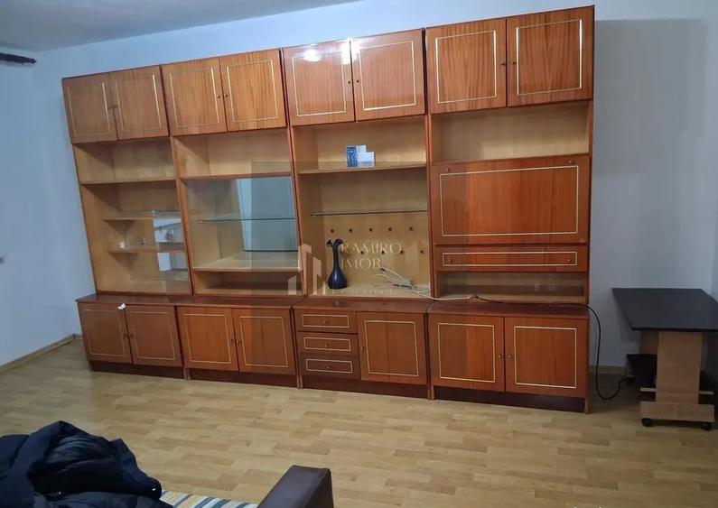 Apartament cu 3 camere decomandat, mobilat în Giurgiului