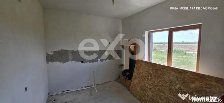 Casă cu 7 camere cu Teren 2000 Mp în Colacu