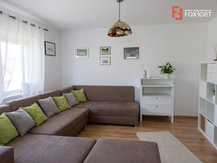 Casă individuală cu 8 camere cu Teren 225 Mp în Ghiroda