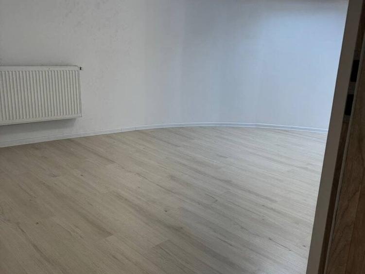 Casă individuală cu 12 camere cu Canalizare în Banu Manta