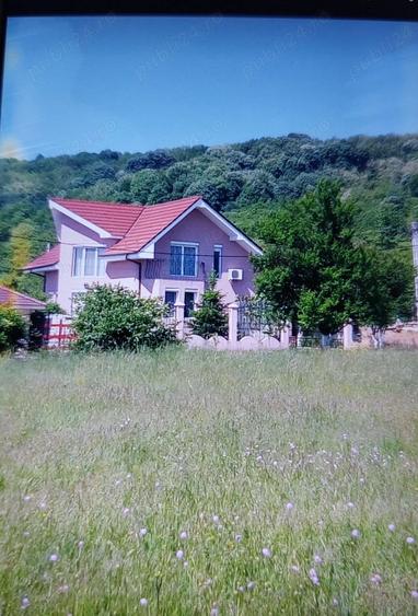 Casă cu 4 camere cu Teren 612 Mp în Podgoria