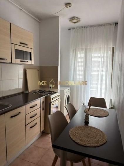 Apartament cu 2 camere semidecomandat, mobilat în Mihai Bravu