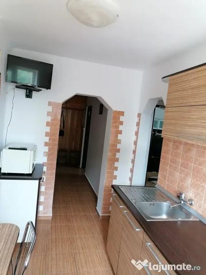 Apartament cu 2 camere decomandat în Vest