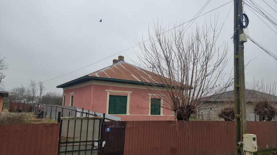 Casă cu 4 camere cu Teren 750 Mp în Central