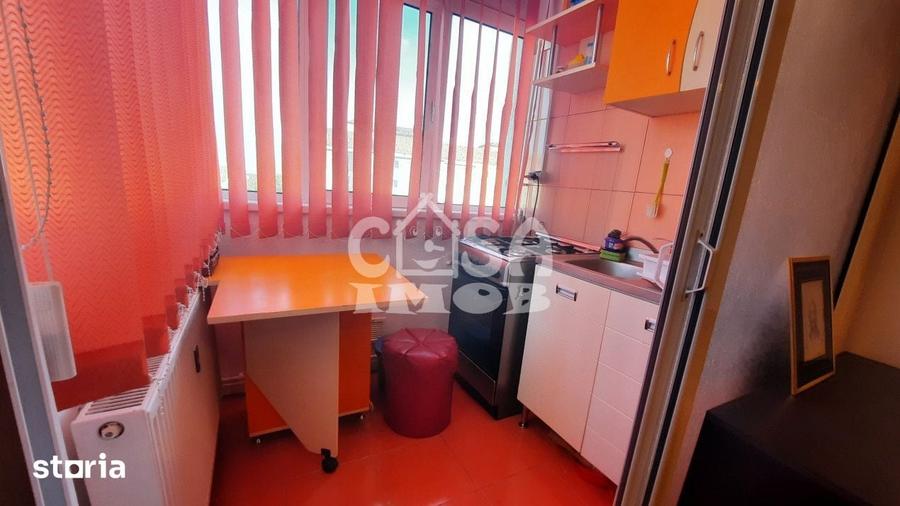 Garsonieră decomandată în Central
