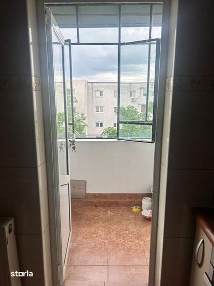 Apartament cu 3 camere decomandat în Paltiniș