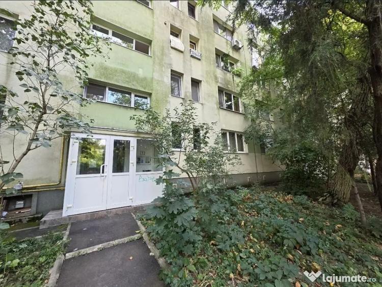 Garsonieră decomandată în Drumul Taberei