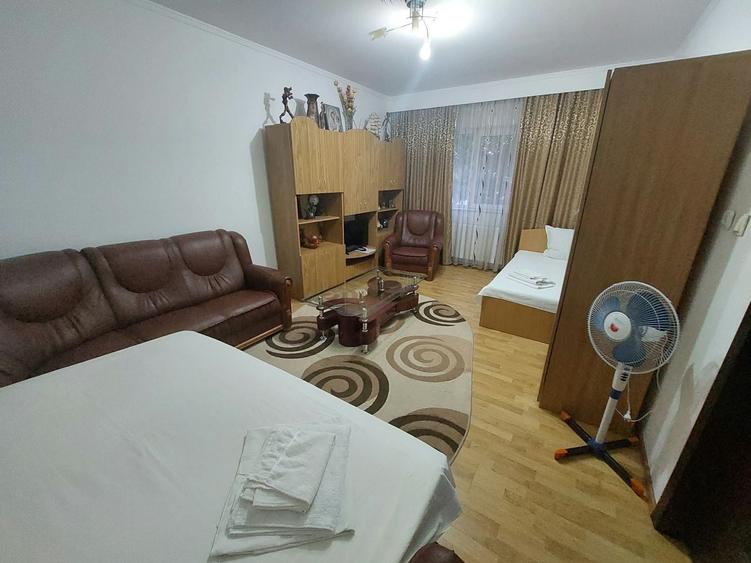 Casă cu 5 camere cu Canalizare în Central