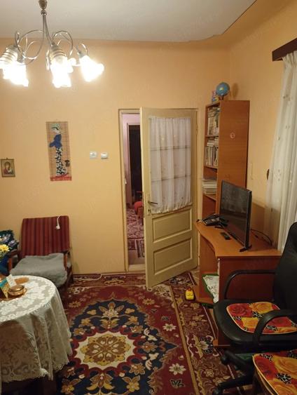 Casă cu 4 camere cu Teren 1361 Mp în Florești