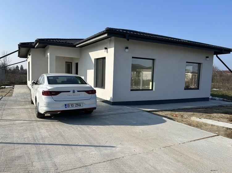 Casă cu 3 camere în Mogoșești