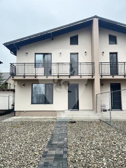 Duplex cu 3 camere cu Canalizare în Stupini