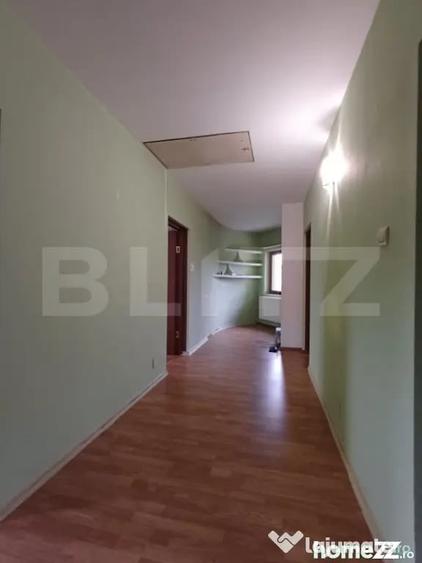 Casă cu 5 camere cu Teren 600 Mp în Central