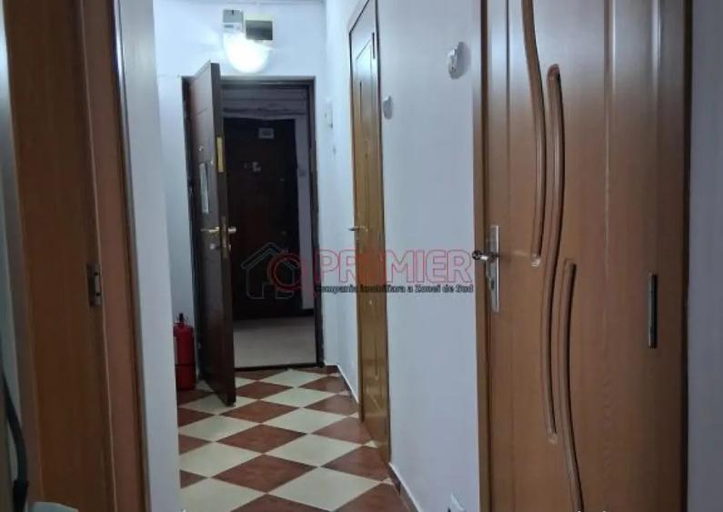 Garsonieră decomandată, mobilată în Cantemir