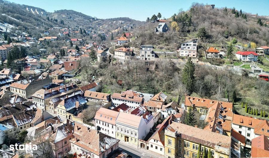 Spațiu comercial, de 1,400 mp, în Schei