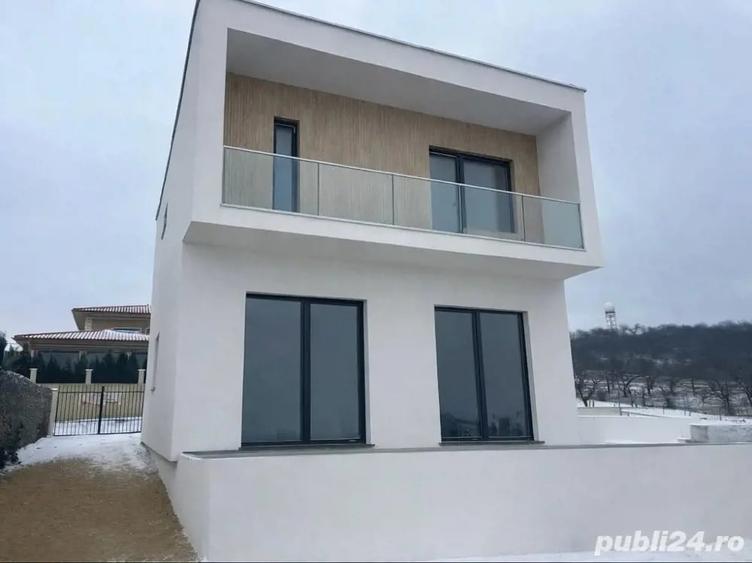 Casă cu 5 camere cu Teren 433 Mp în Oncea