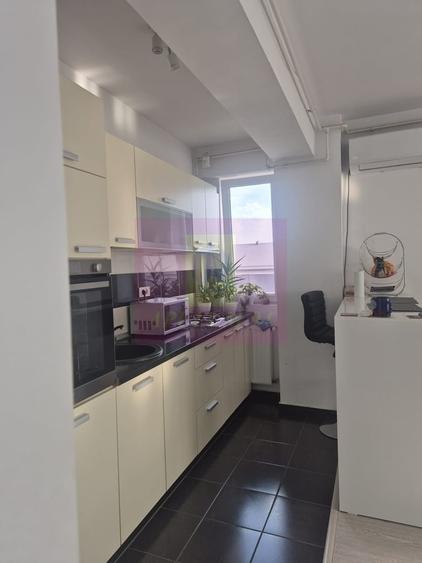 Apartament cu 3 camere decomandat în Tineretului