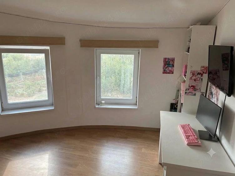 Casă cu 5 camere cu Teren 980 Mp în Săcălaz