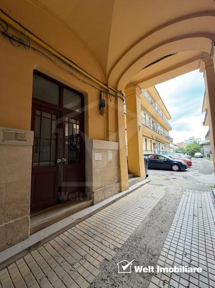 Apartament cu 2 camere semidecomandat, mobilat în Central