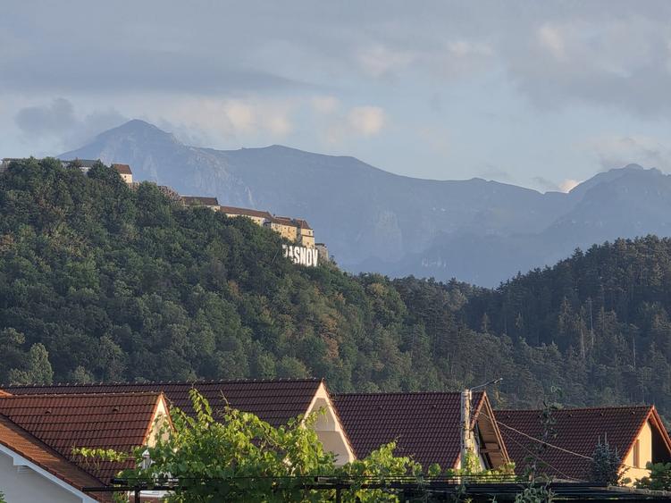 Casă individuală cu 4 camere cu Canalizare în Primăverii