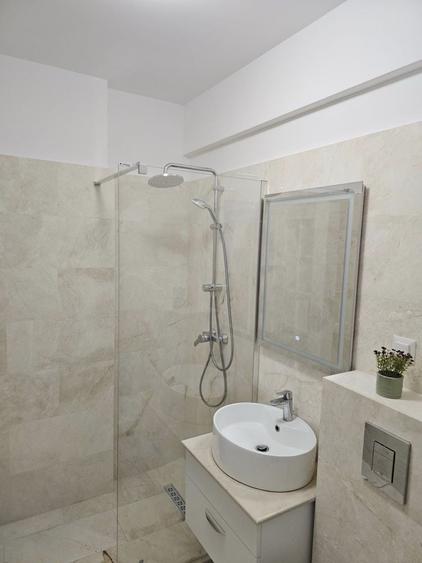 Apartament cu 2 camere decomandat în Cârlig