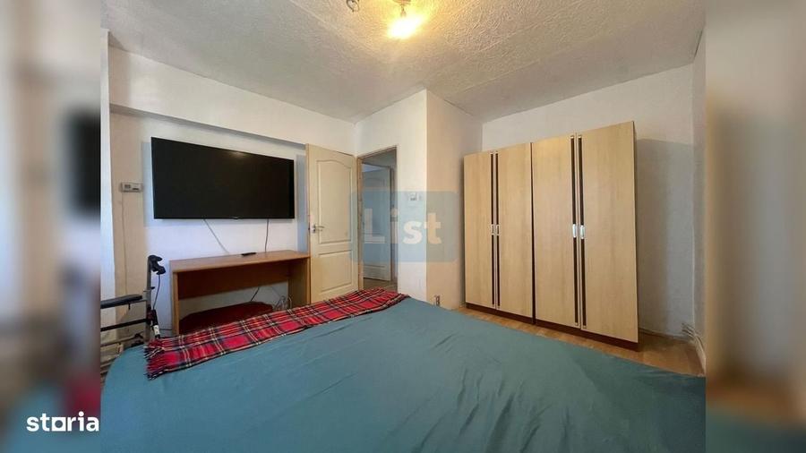 Apartament cu 3 camere semidecomandat în Micro IV