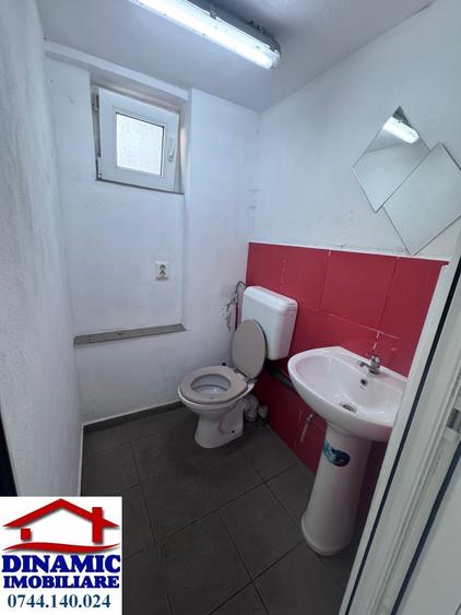 Birou, de 30 mp, în Central