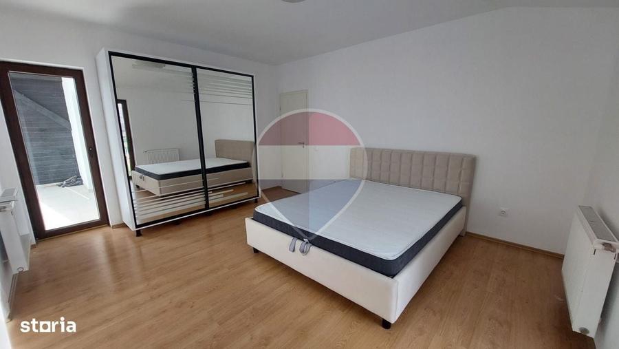 Apartament cu 2 camere decomandat în Tractorul
