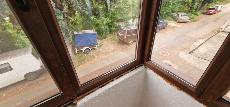 Casă cu 5 camere cu Teren 155 Mp în Muncitoresc
