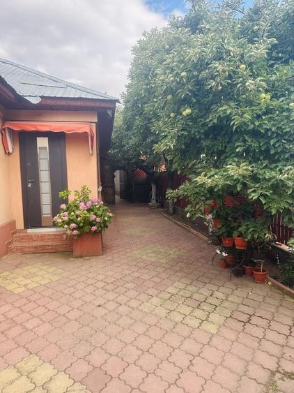 Casă cu 4 camere în Central