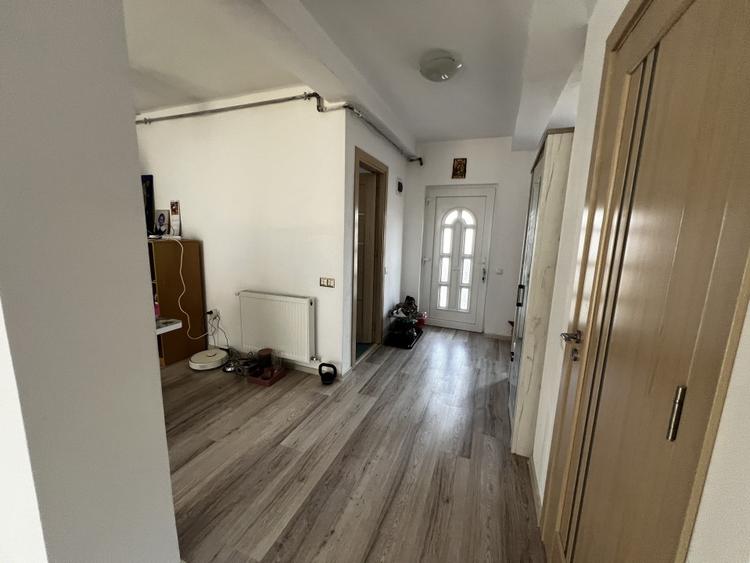 Duplex cu 4 camere cu Canalizare în Florești