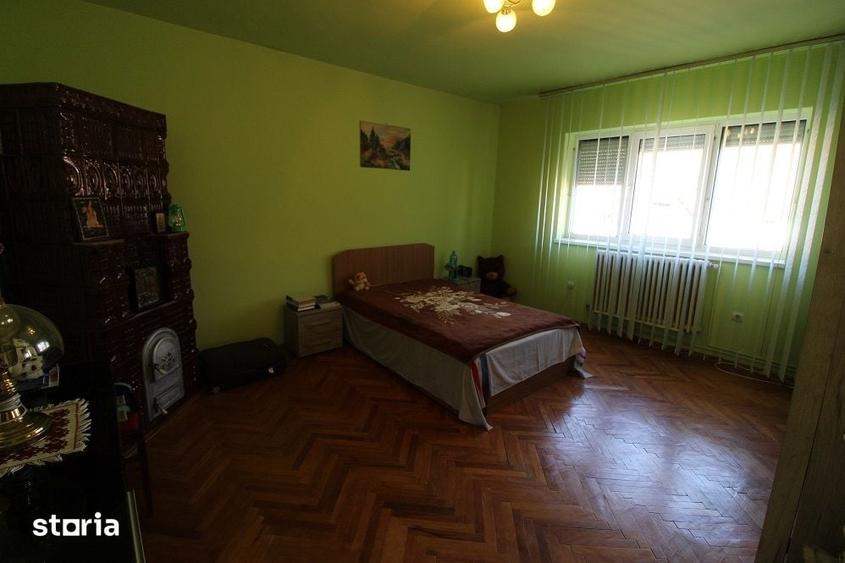 Casă cu 4 camere cu Teren 700 Mp în Central
